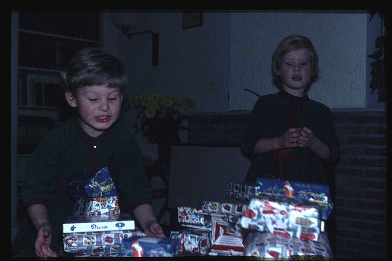 29.Delft dec 1967 Brigitte,Marion.JPG